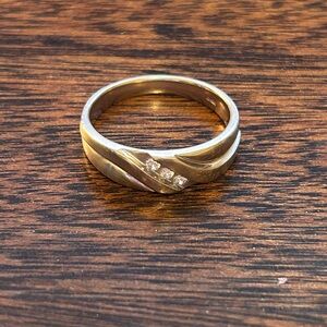 10kt White Gold Ring with Diamond Accents